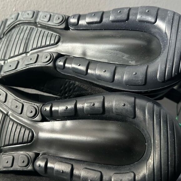 Nike Air Max 270 Men's Triple Black Athletic Running Shoes size 14/13 NEW - Picture 4 of 11